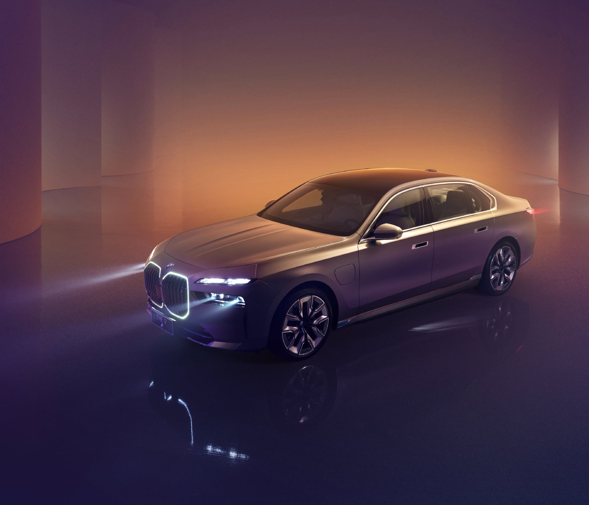 BMW i7 xDrive60L at 640 x 960 iPhone 4 size wallpapers HD quality