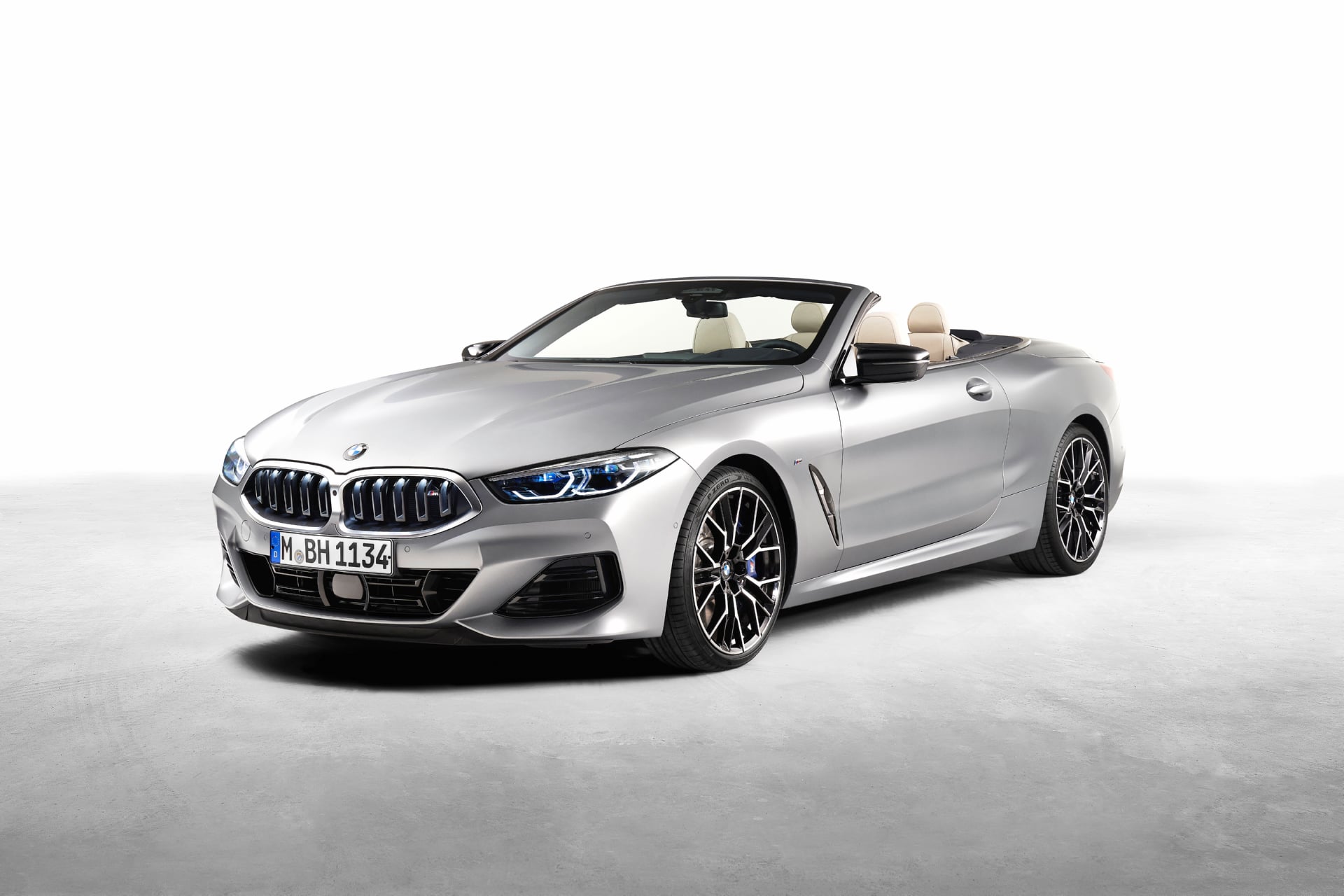 BMW M850i xDrive Cabrio at 2048 x 2048 iPad size wallpapers HD quality