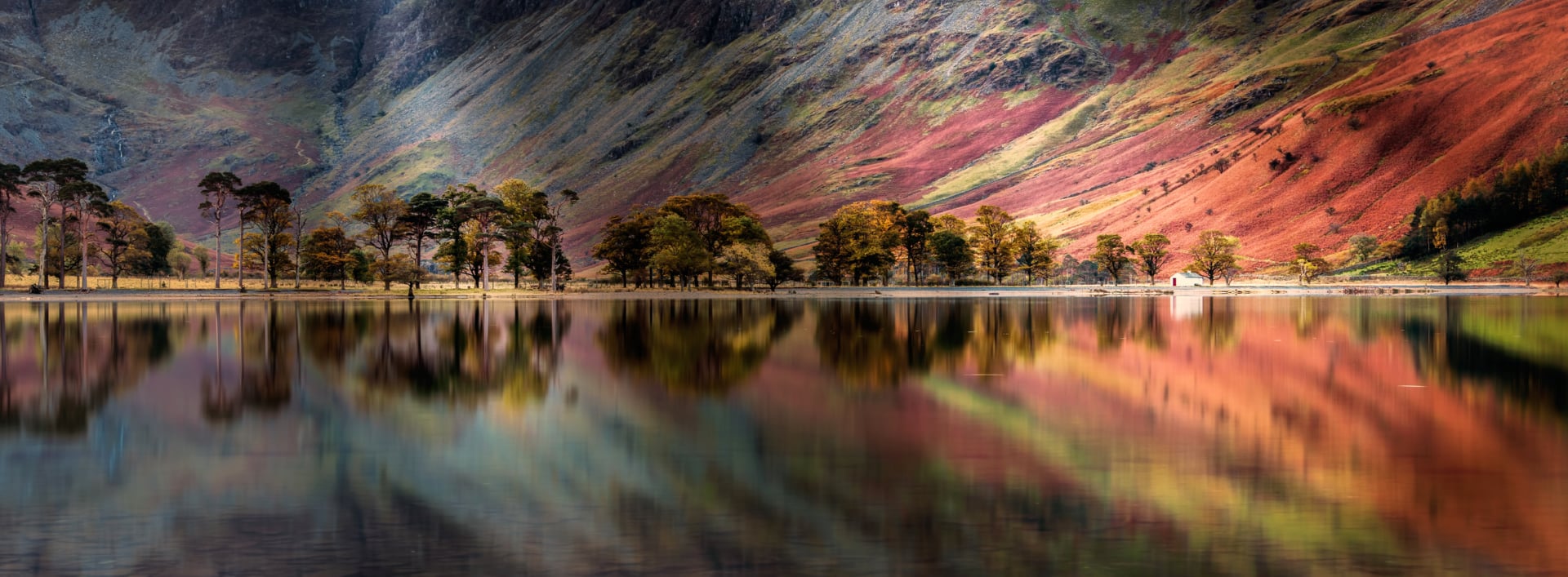 Buttermere Lake at 1280 x 960 size wallpapers HD quality