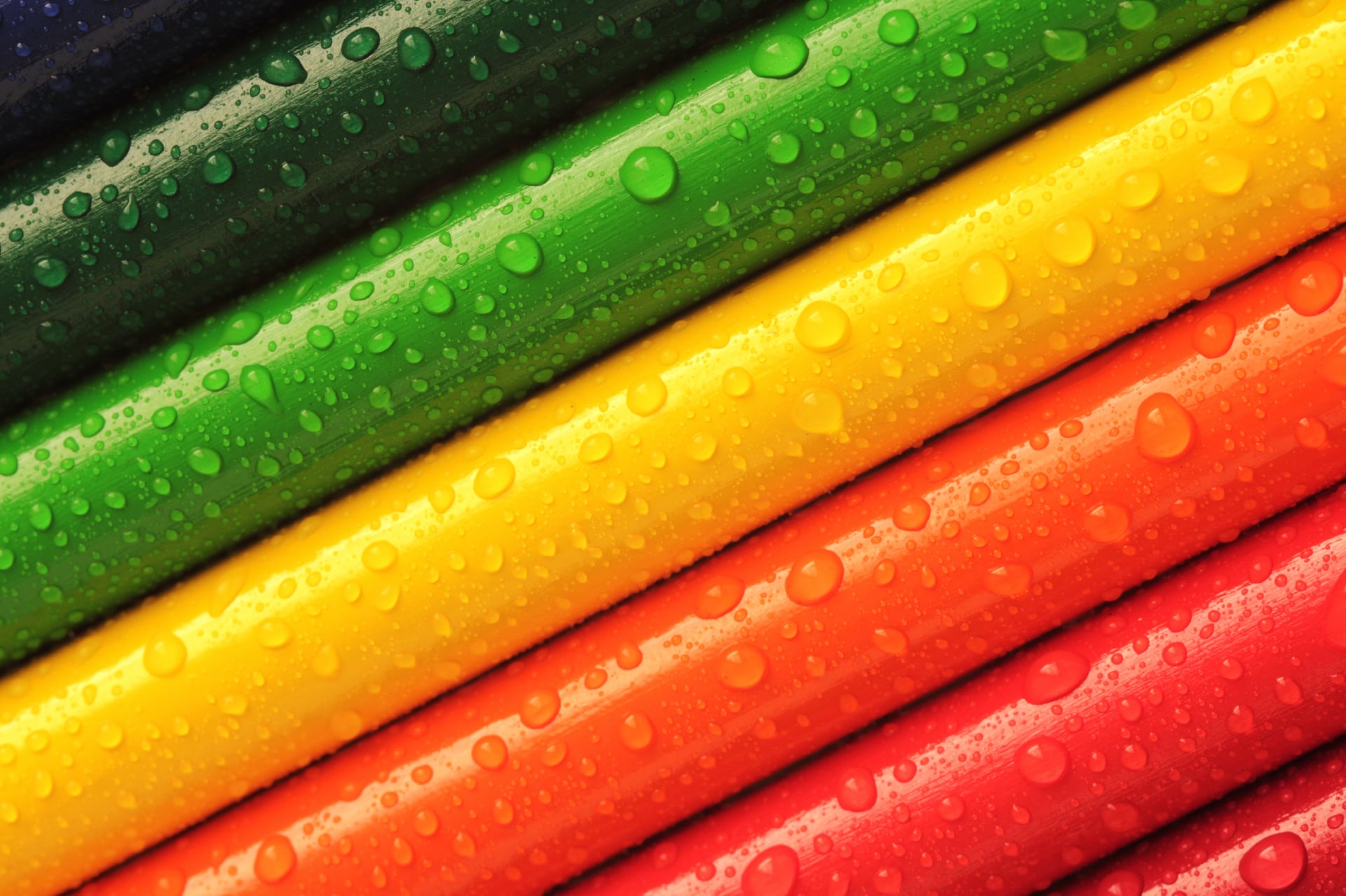 Crayons at 640 x 1136 iPhone 5 size wallpapers HD quality