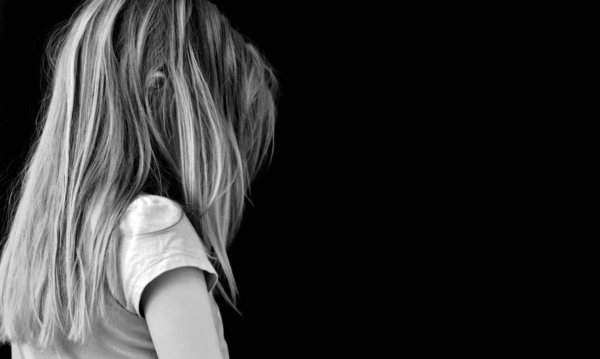 Digital Art Sad girl at 320 x 480 iPhone size wallpapers HD quality