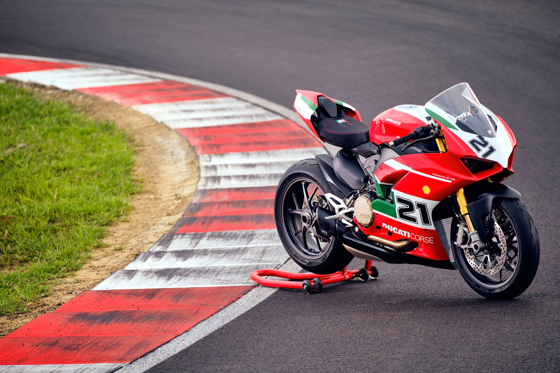 Ducati Panigale V2 Bayliss at 1334 x 750 iPhone 7 size wallpapers HD quality