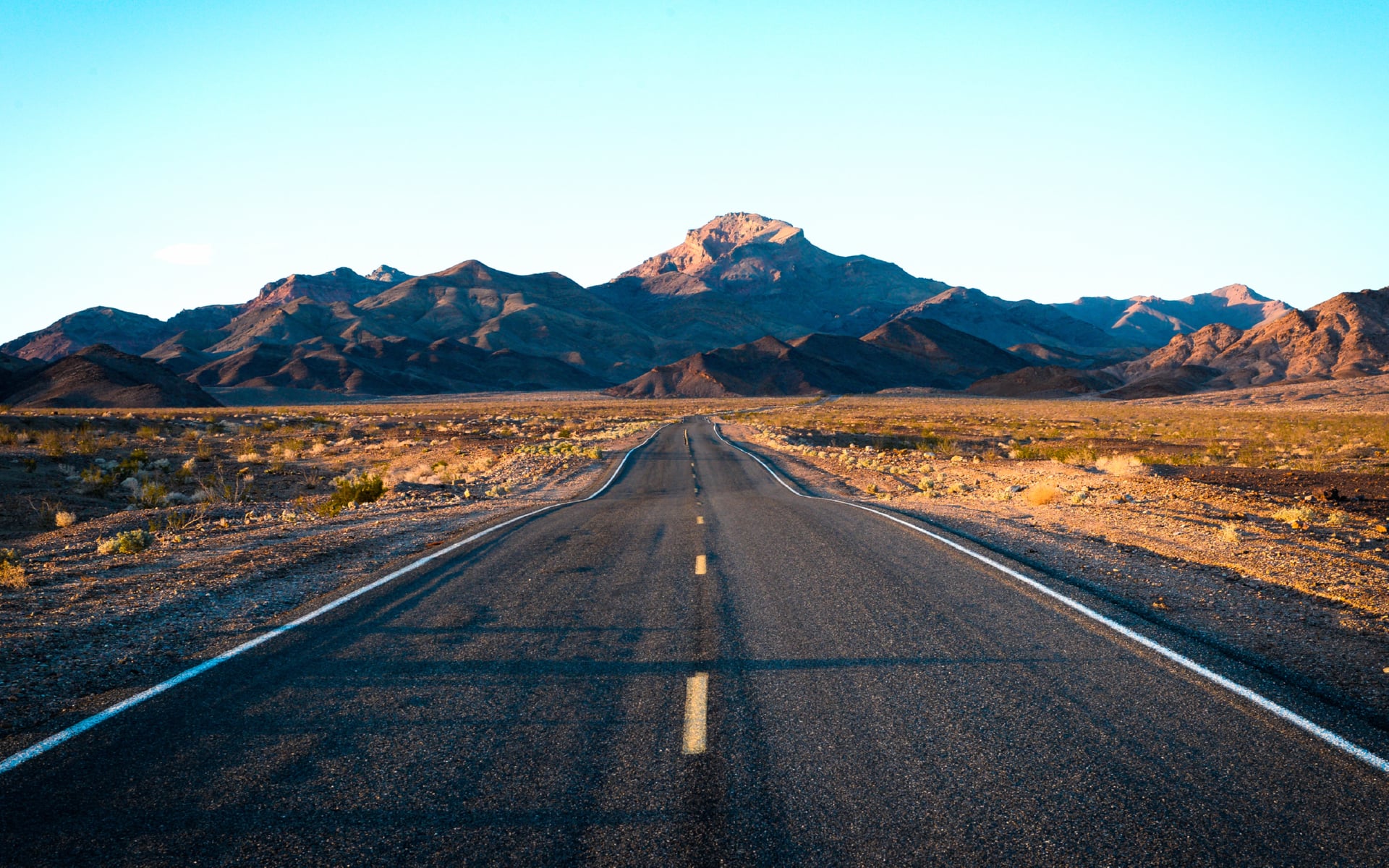 Endless Road at 640 x 1136 iPhone 5 size wallpapers HD quality