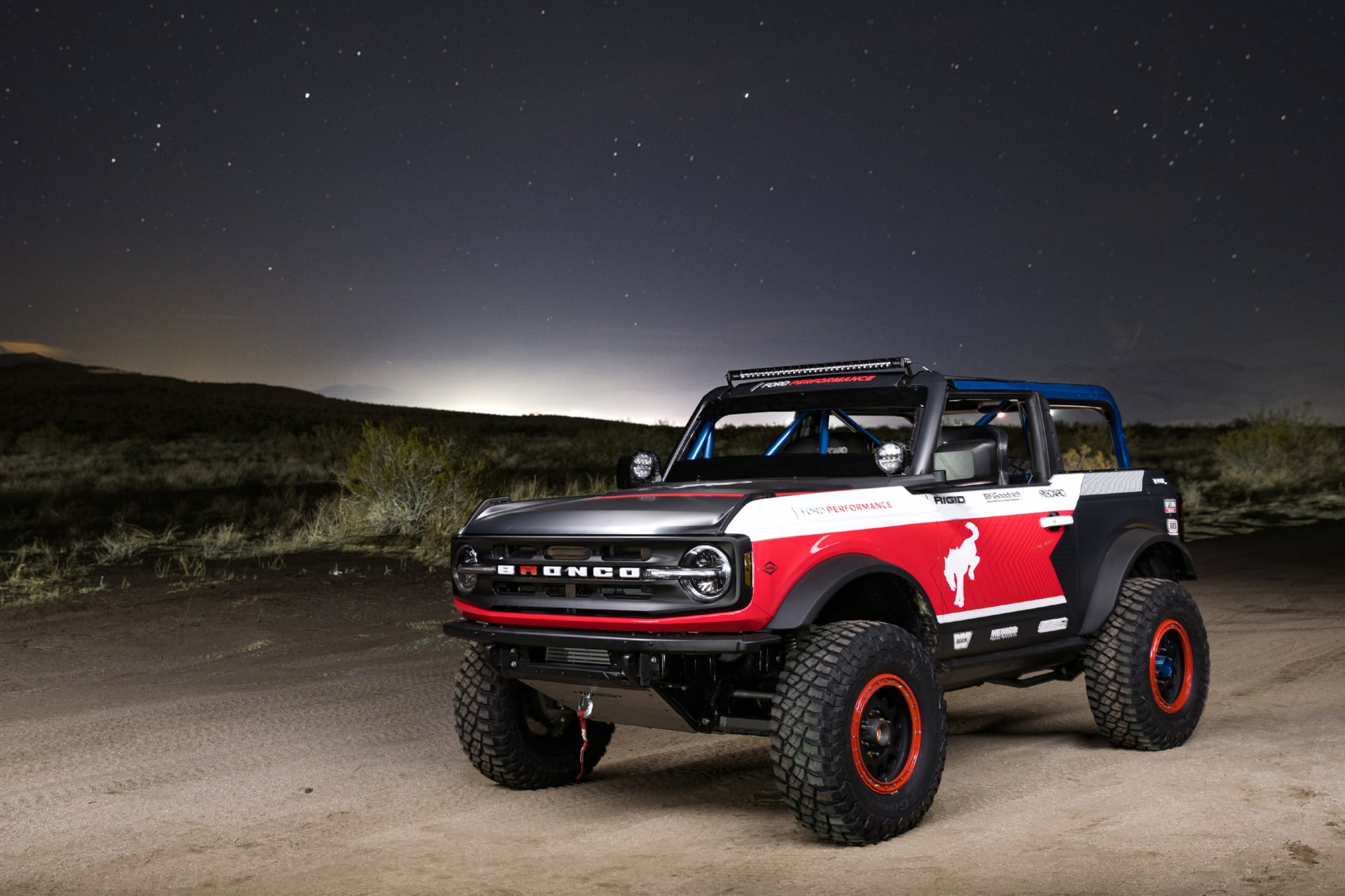 Ford Bronco 4600 Race Truck at 320 x 480 iPhone size wallpapers HD quality