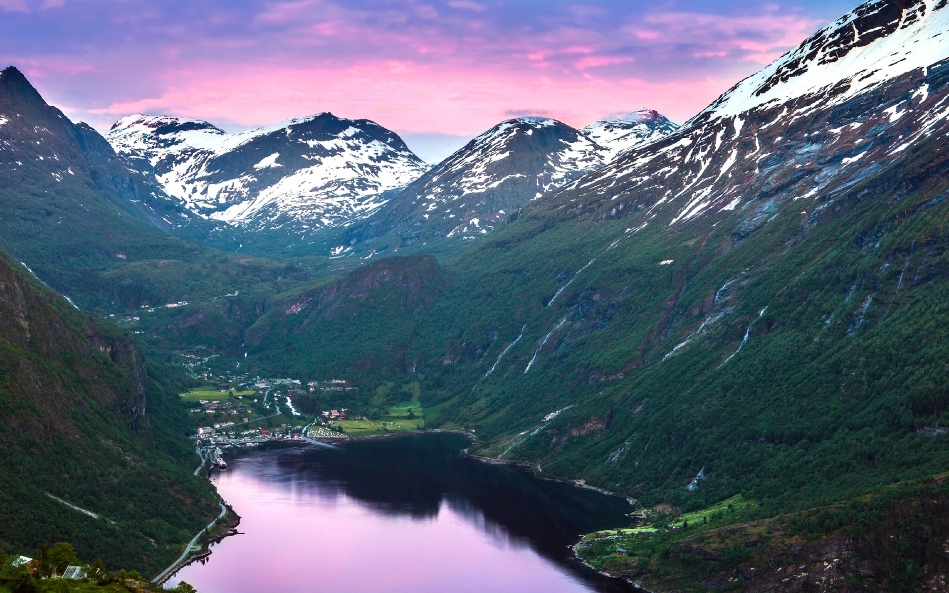 Geiranger Fjord at 750 x 1334 iPhone 6 size wallpapers HD quality
