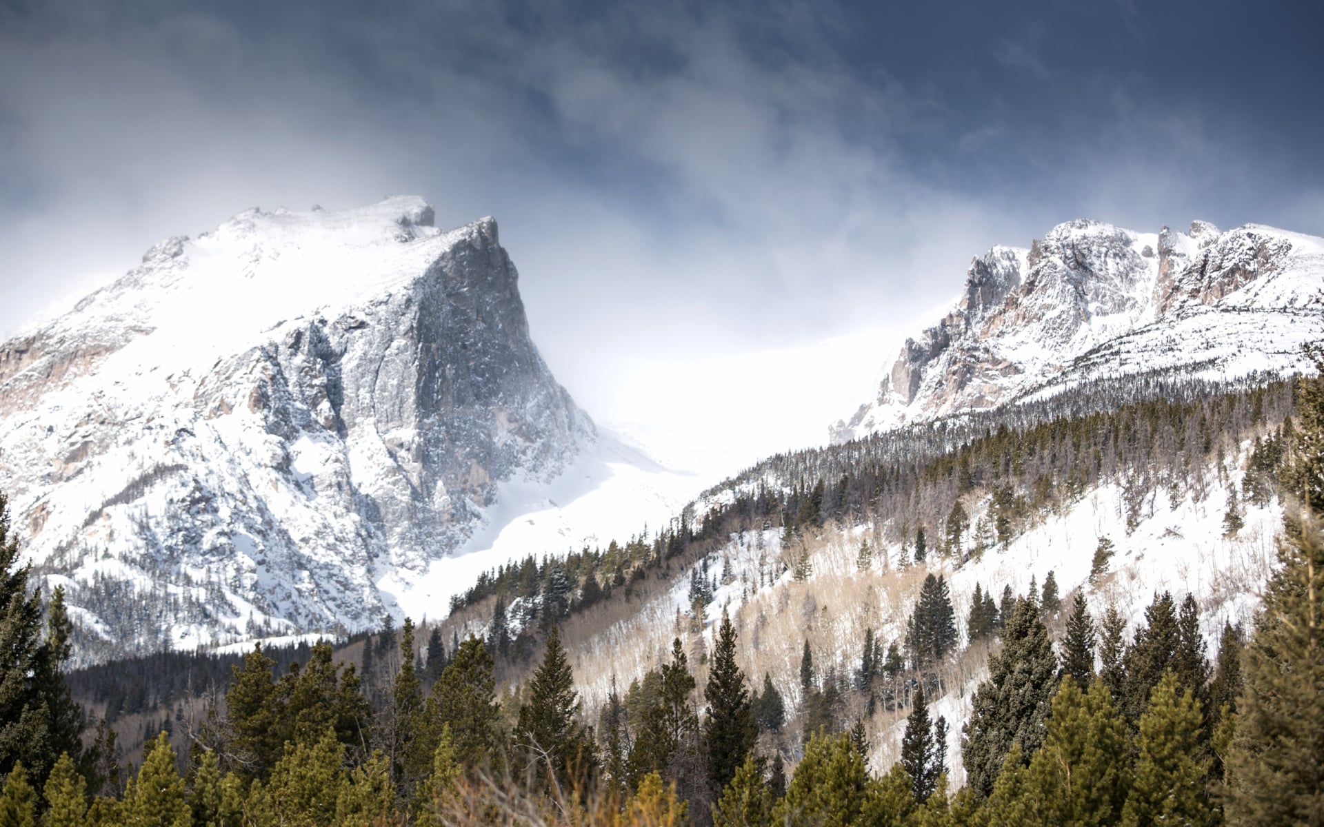 Hallett Peak at 1280 x 960 size wallpapers HD quality