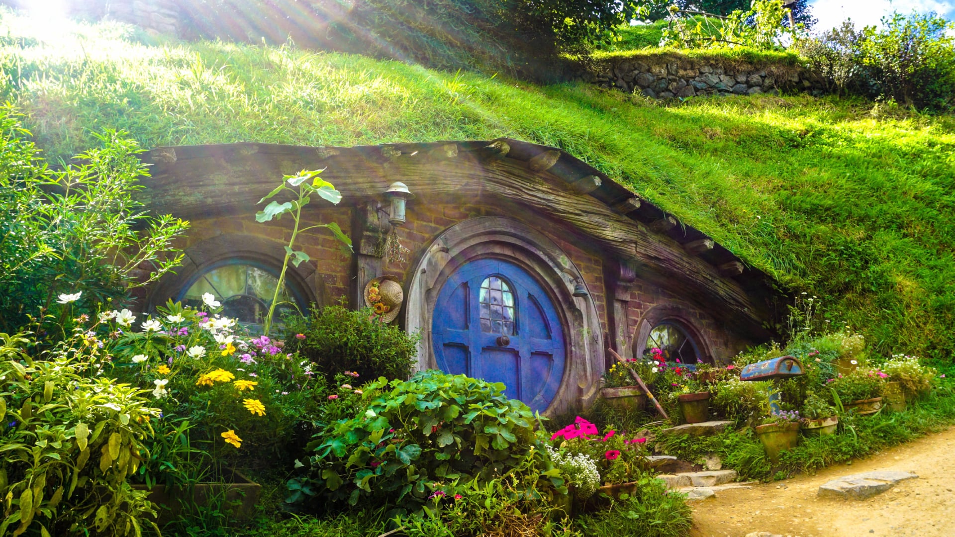 Hobbiton Movie Set at 1280 x 960 size wallpapers HD quality
