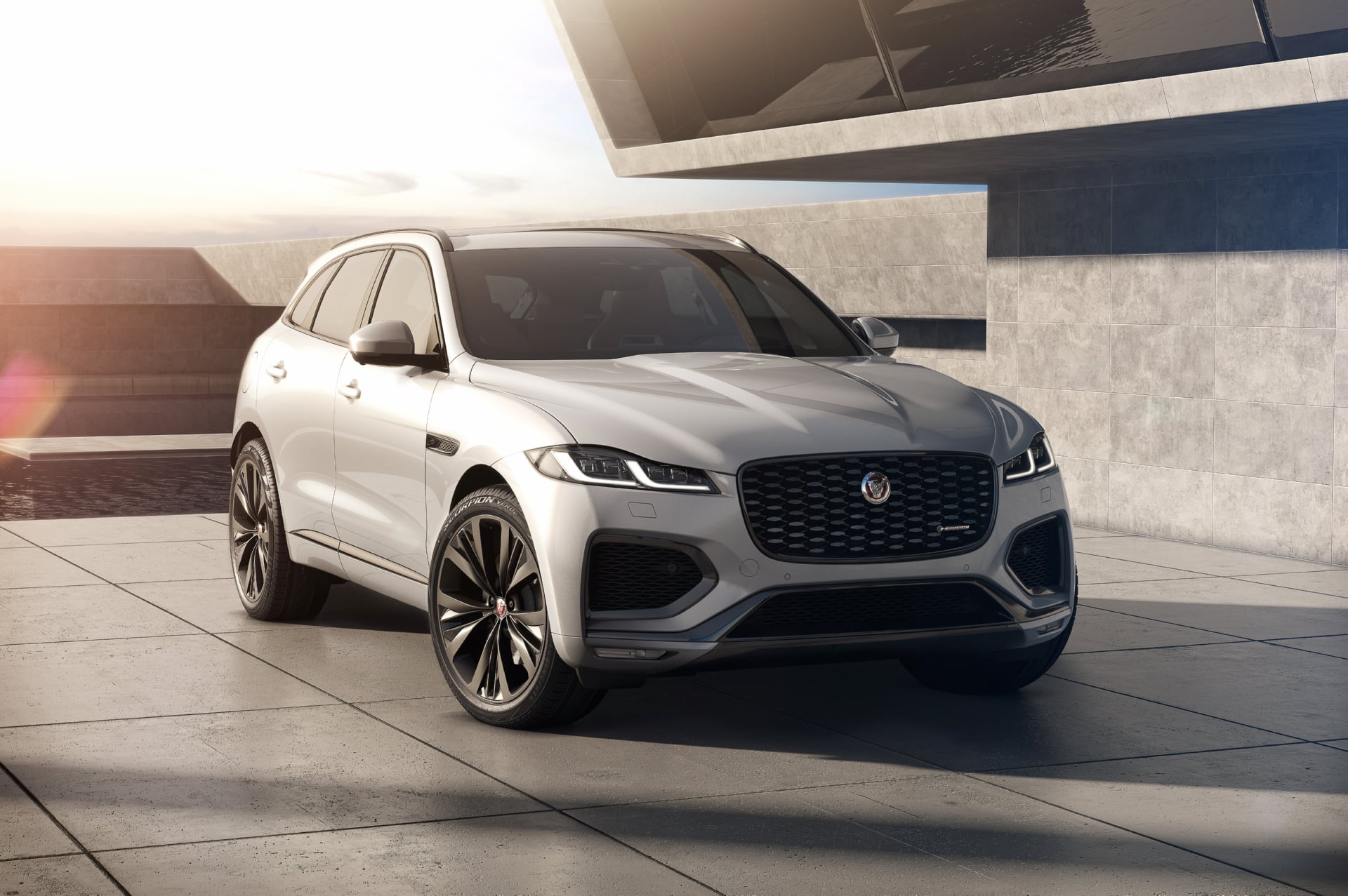 Jaguar F-Pace R-Dynamic Black Pack at 640 x 960 iPhone 4 size wallpapers HD quality