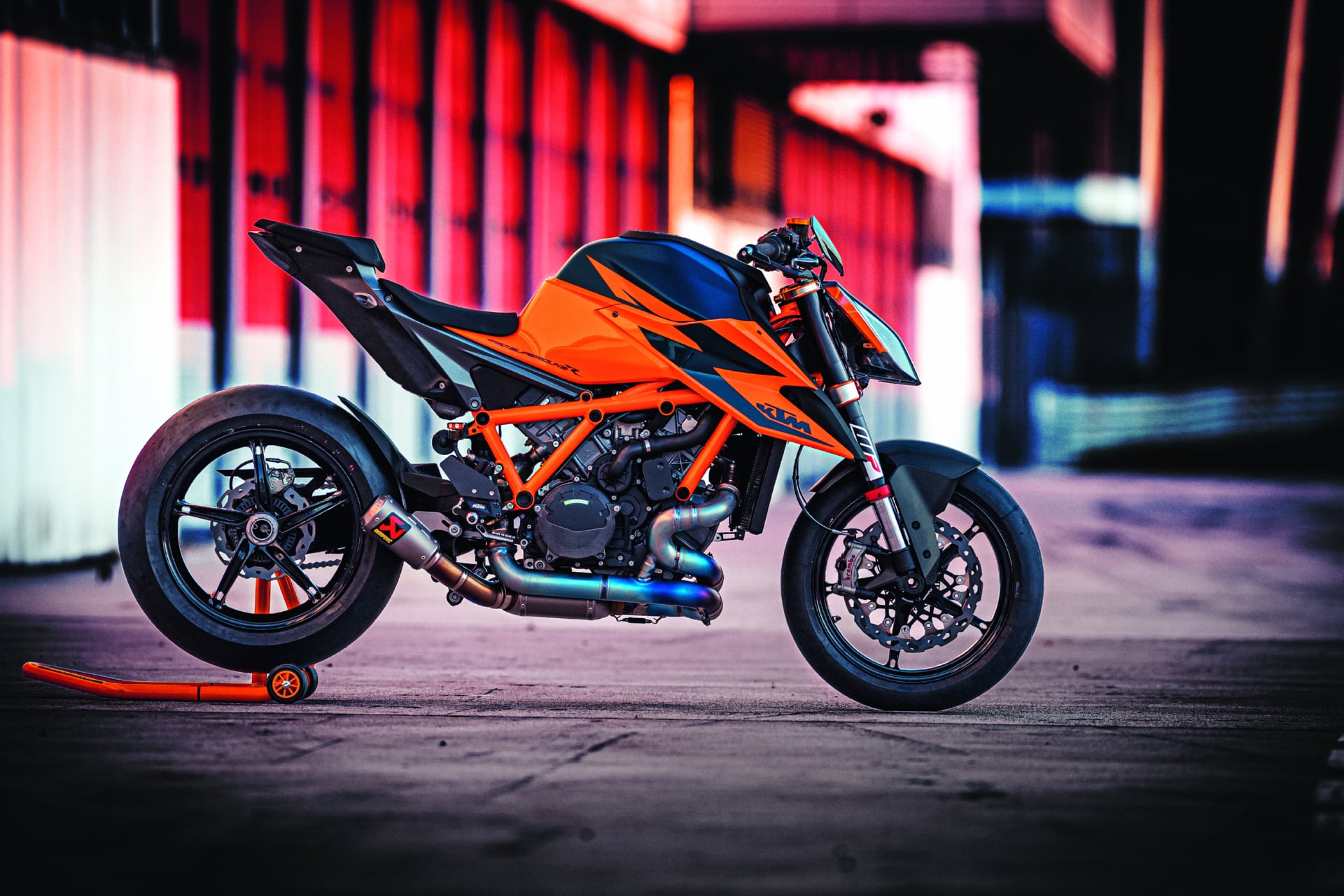 KTM 1290 Super Duke R at 1600 x 1200 size wallpapers HD quality