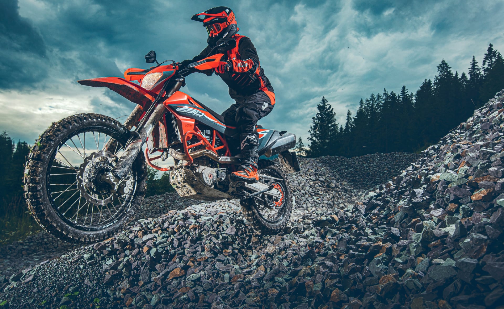 KTM 690 Enduro R at 1600 x 1200 size wallpapers HD quality