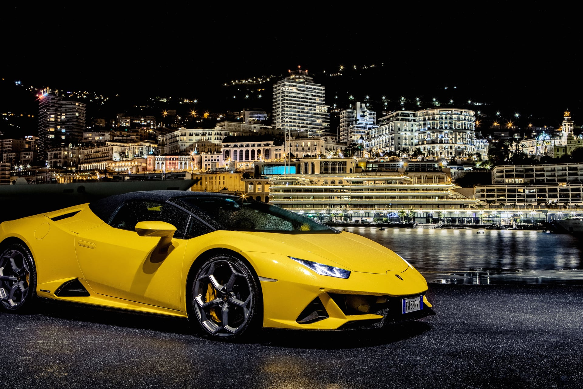 Lamborghini Huracan EVO Spyder at 640 x 960 iPhone 4 size wallpapers HD quality