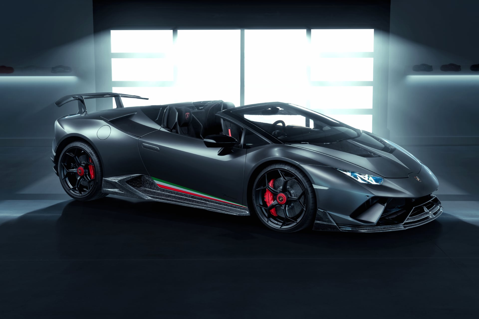 Lamborghini Huracan Performante Spyder Vicenza Edizione at 320 x 480 iPhone size wallpapers HD quality