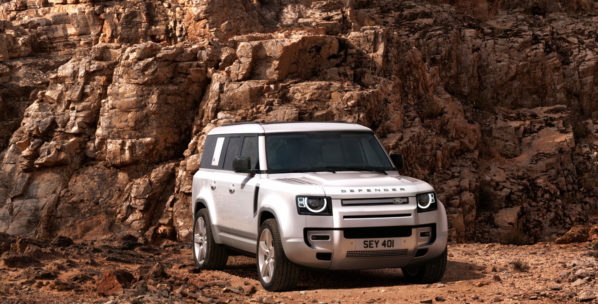 Land Rover Defender 130 at 750 x 1334 iPhone 6 size wallpapers HD quality
