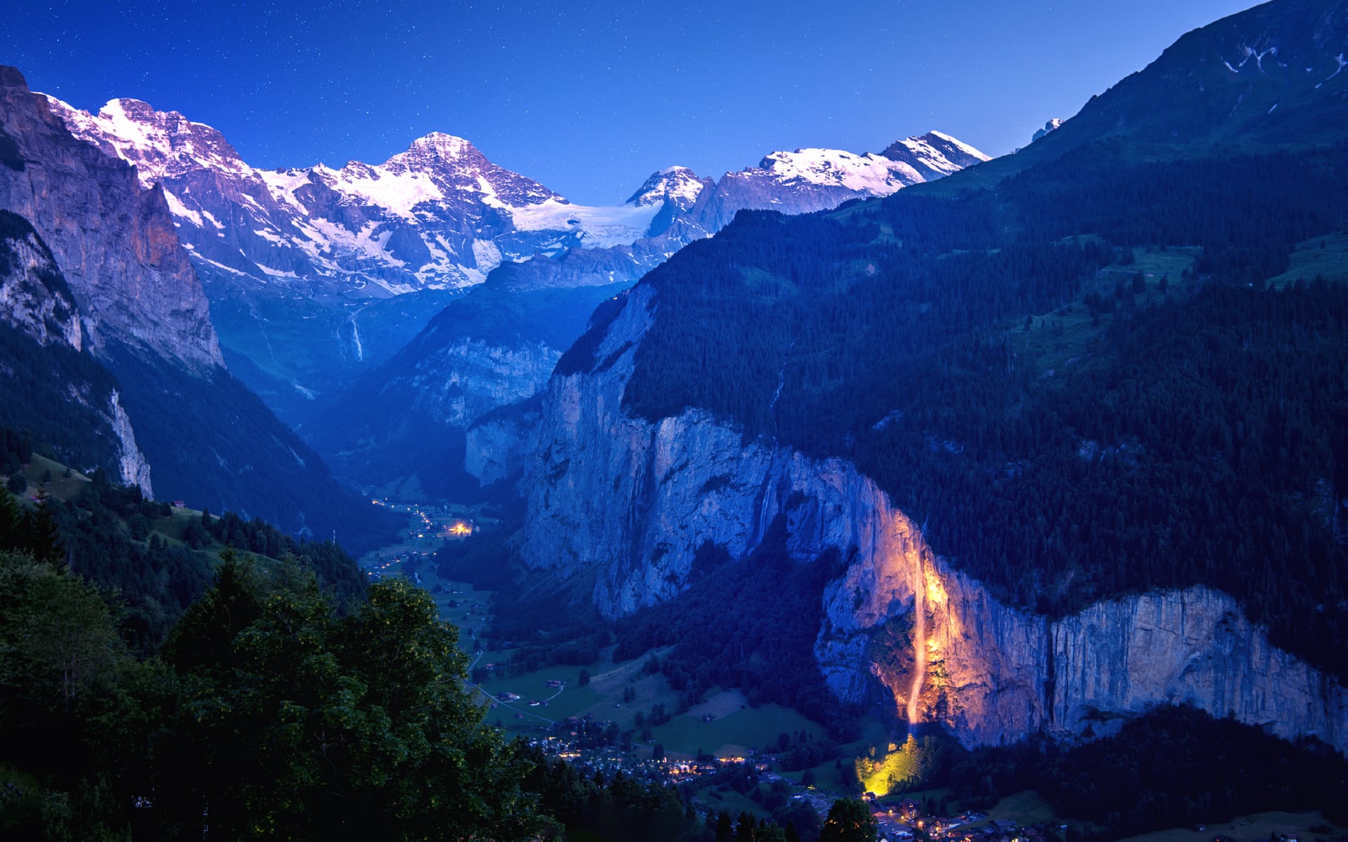 Lauterbrunnen at 1600 x 1200 size wallpapers HD quality