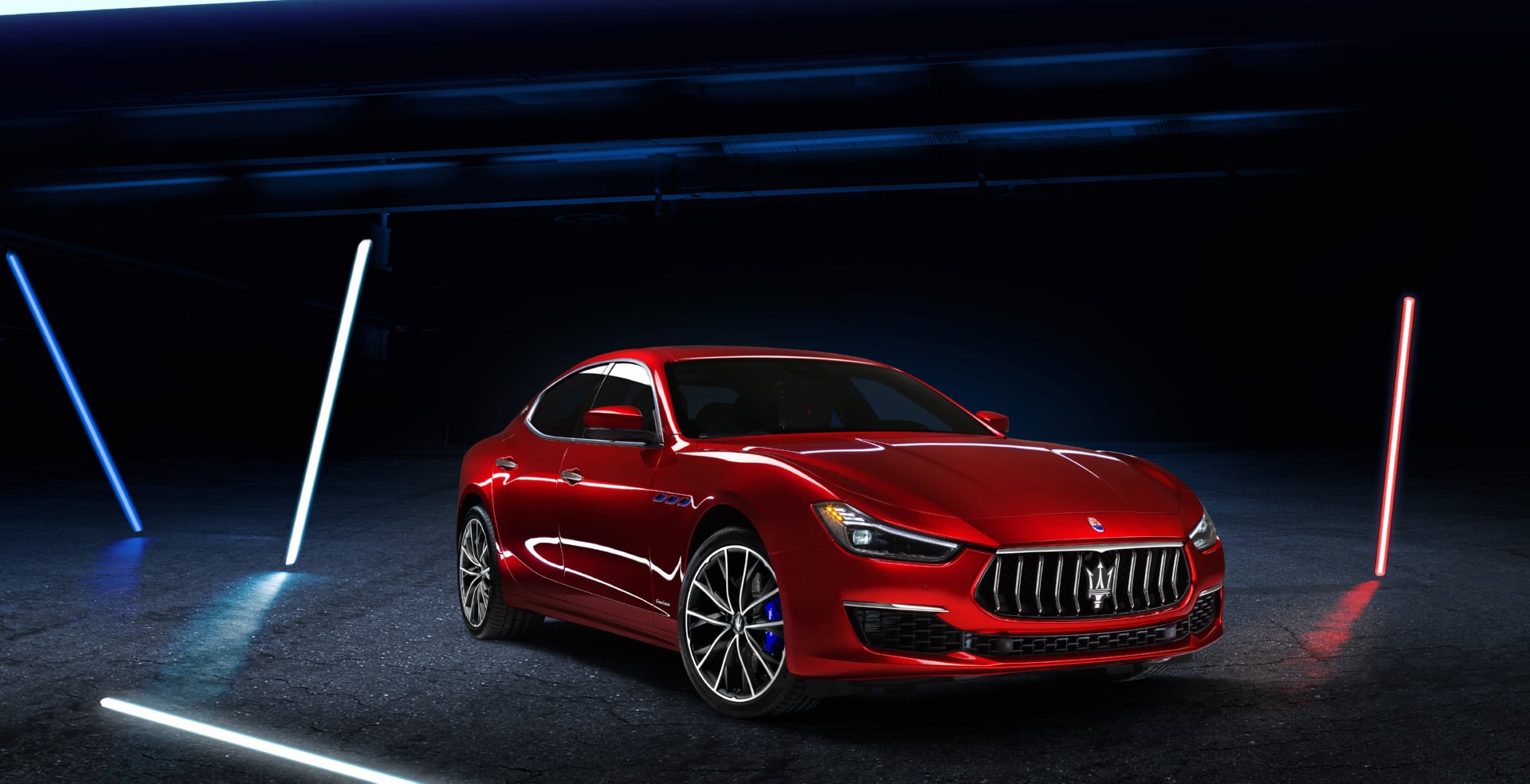 Maserati Ghibli GranLusso Hybrid at 2048 x 2048 iPad size wallpapers HD quality