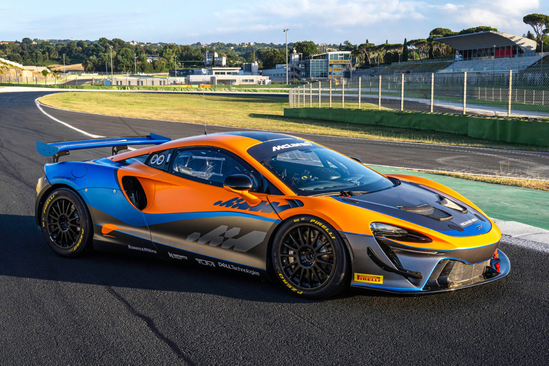 McLaren Artura GT4 at 750 x 1334 iPhone 6 size wallpapers HD quality