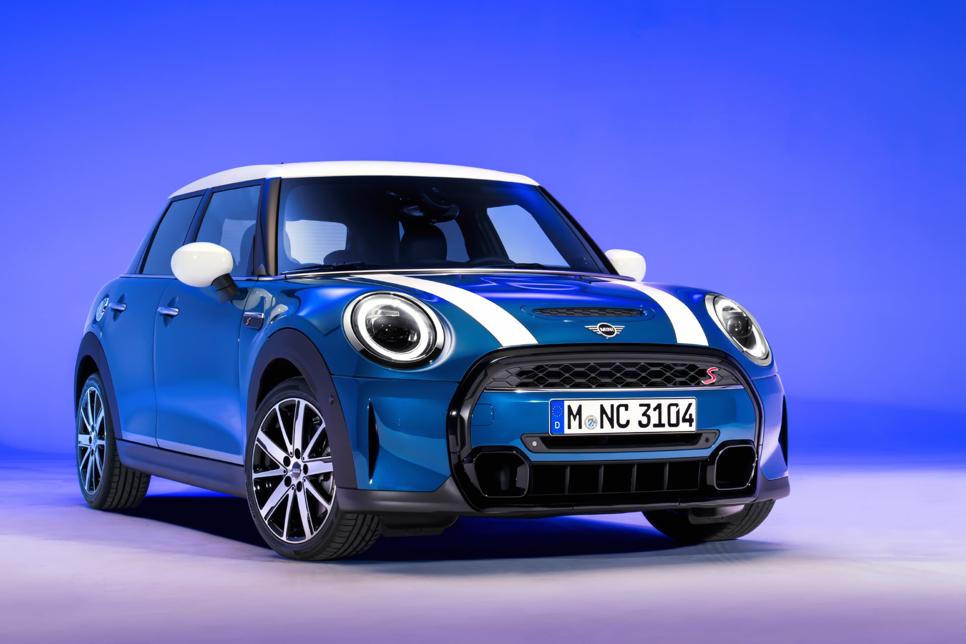 MINI Cooper 5-door at 1280 x 960 size wallpapers HD quality