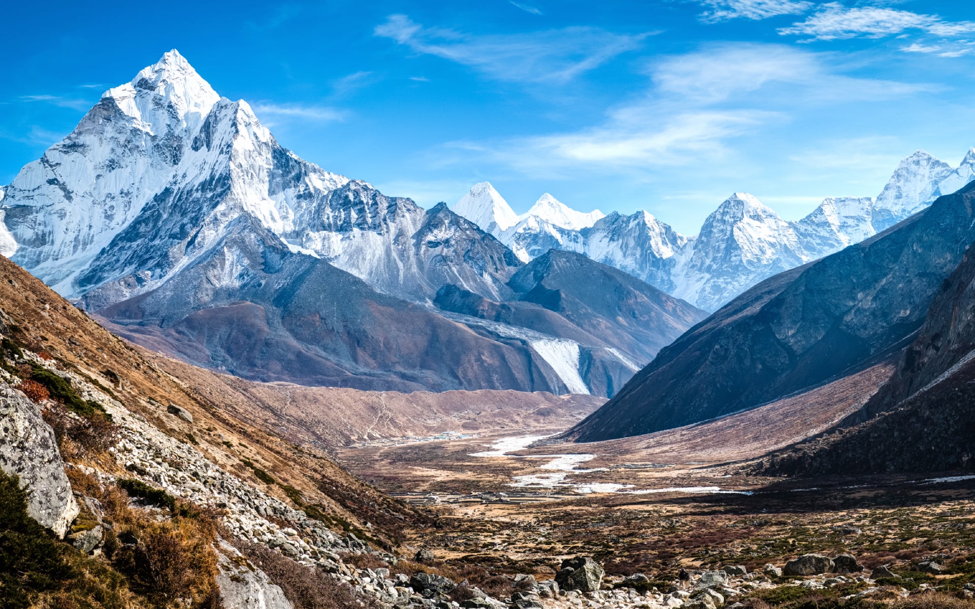 Mount Ama Dablam at 640 x 1136 iPhone 5 size wallpapers HD quality