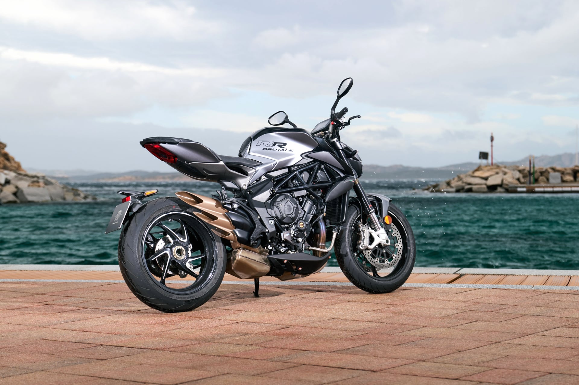 MV Agusta Brutale at 320 x 480 iPhone size wallpapers HD quality