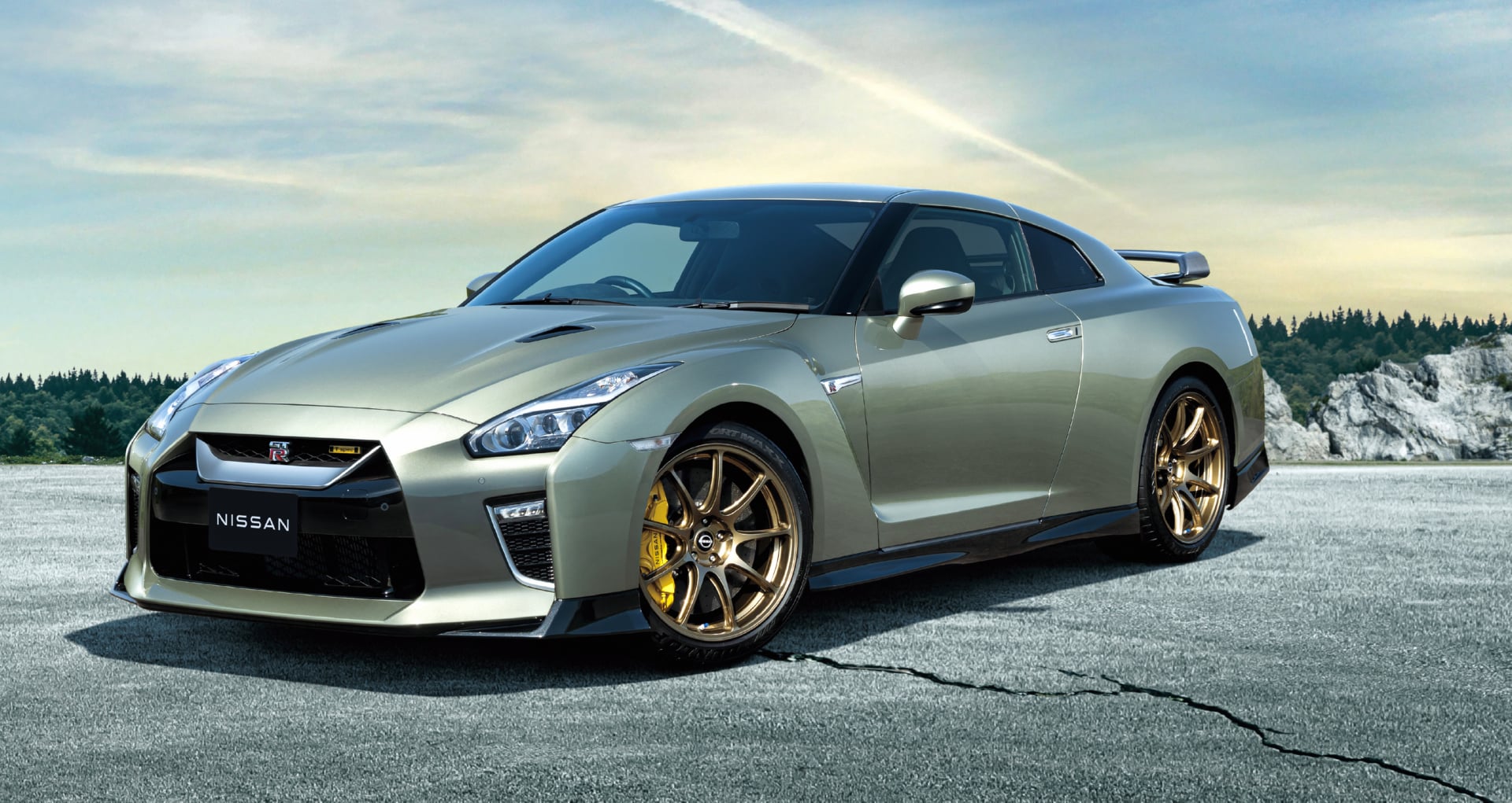 Nissan GT-R Premium Edition at 1024 x 768 size wallpapers HD quality