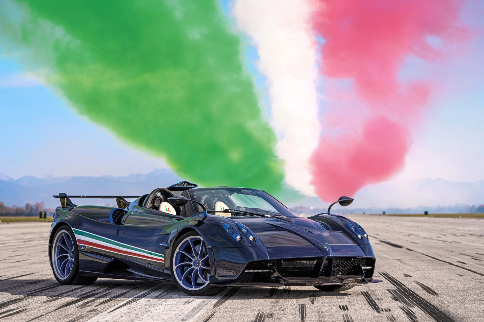 Pagani Huayra Tricolore at 320 x 480 iPhone size wallpapers HD quality