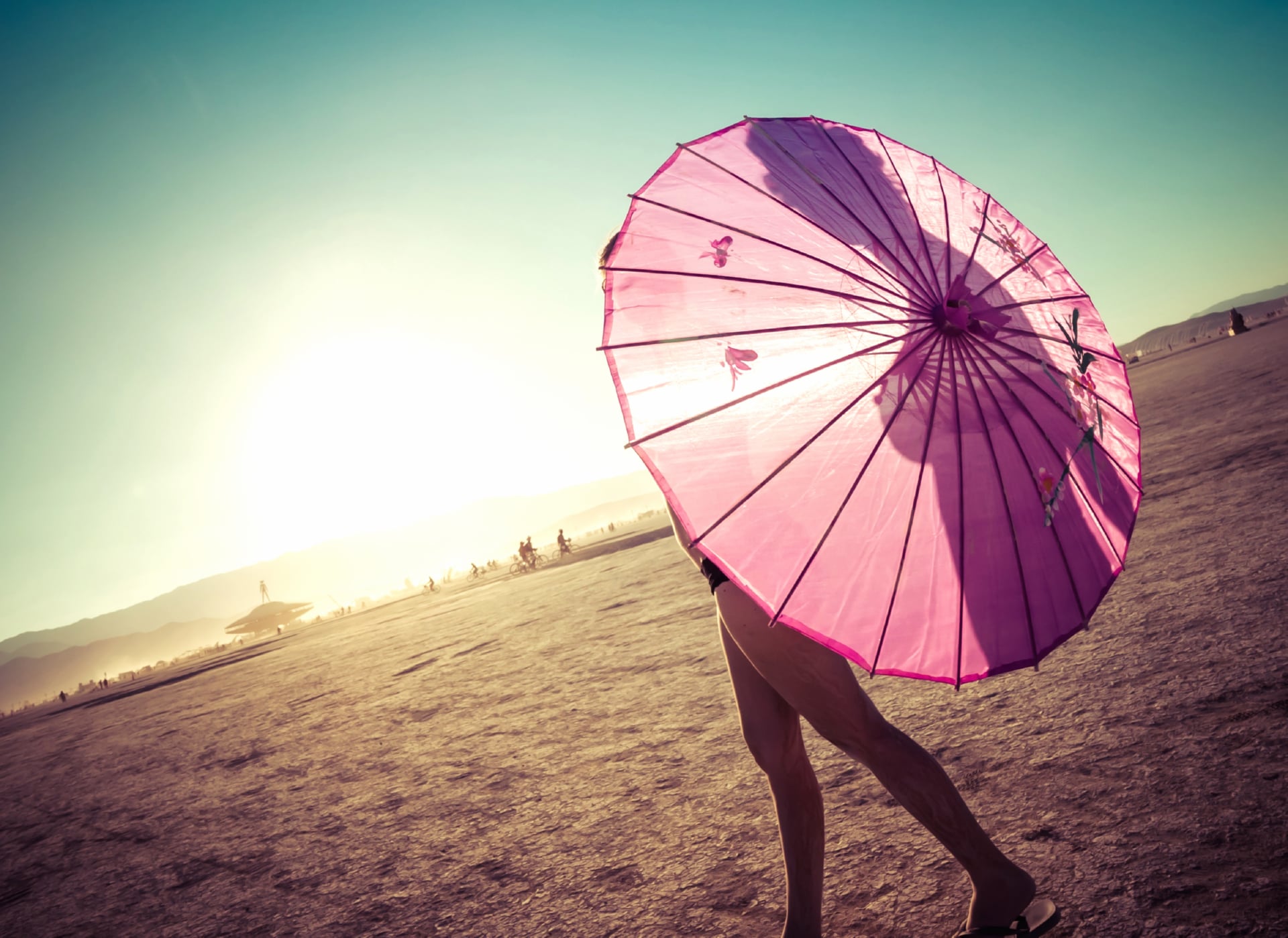 Pink Umbrella at 320 x 480 iPhone size wallpapers HD quality