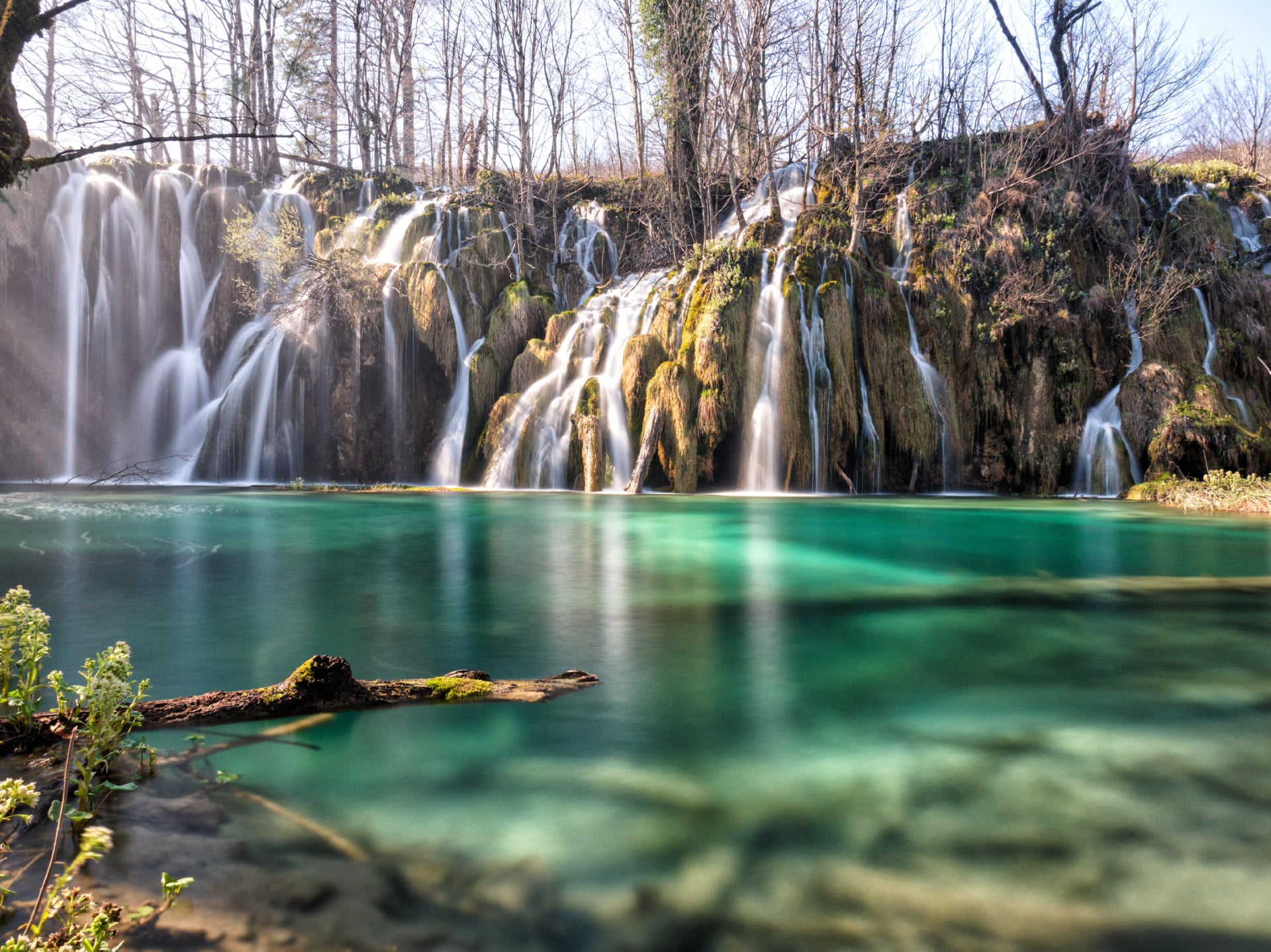Plitvice Lakes at 640 x 960 iPhone 4 size wallpapers HD quality