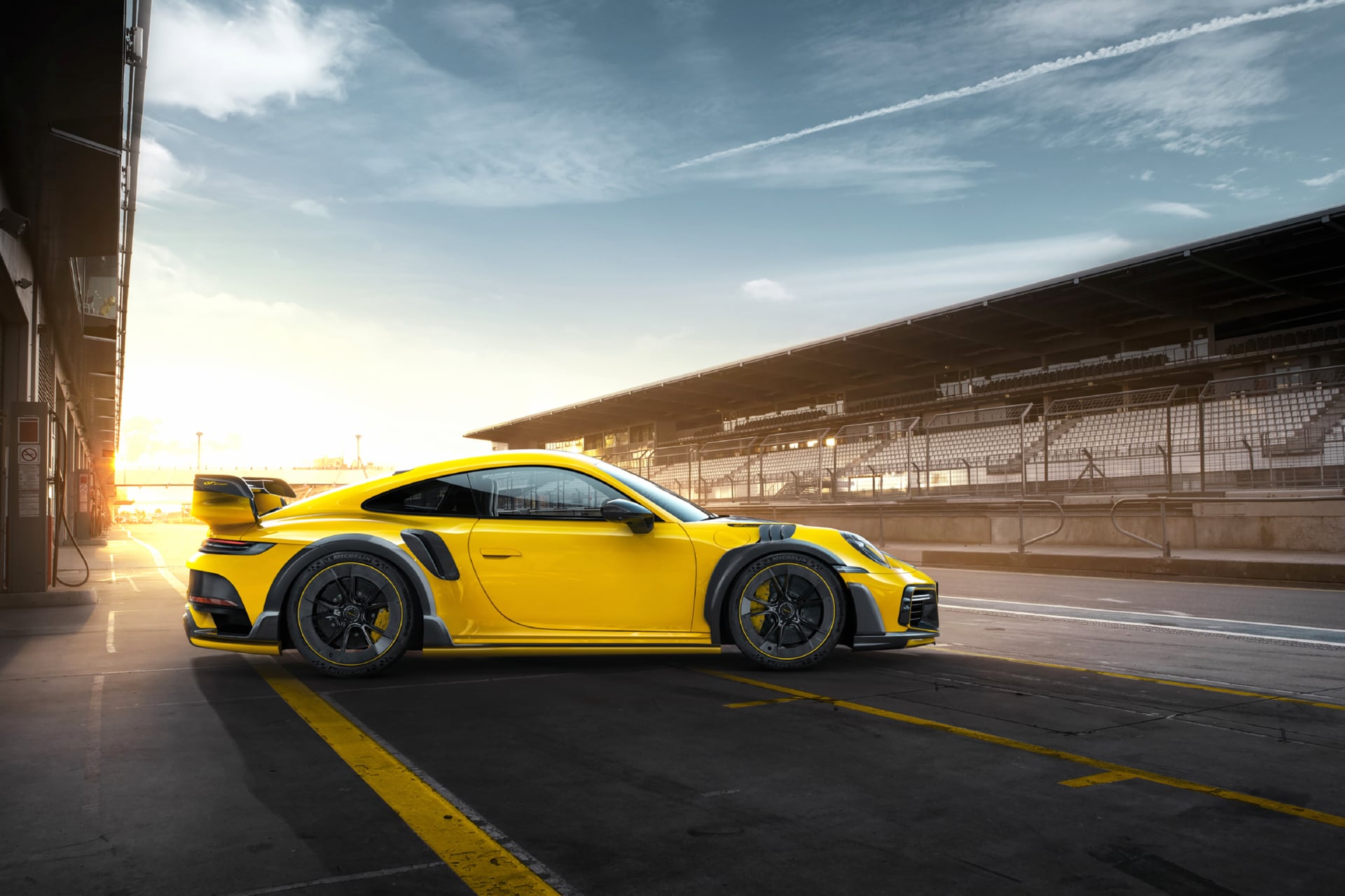 Porsche GTstreet R at 1334 x 750 iPhone 7 size wallpapers HD quality