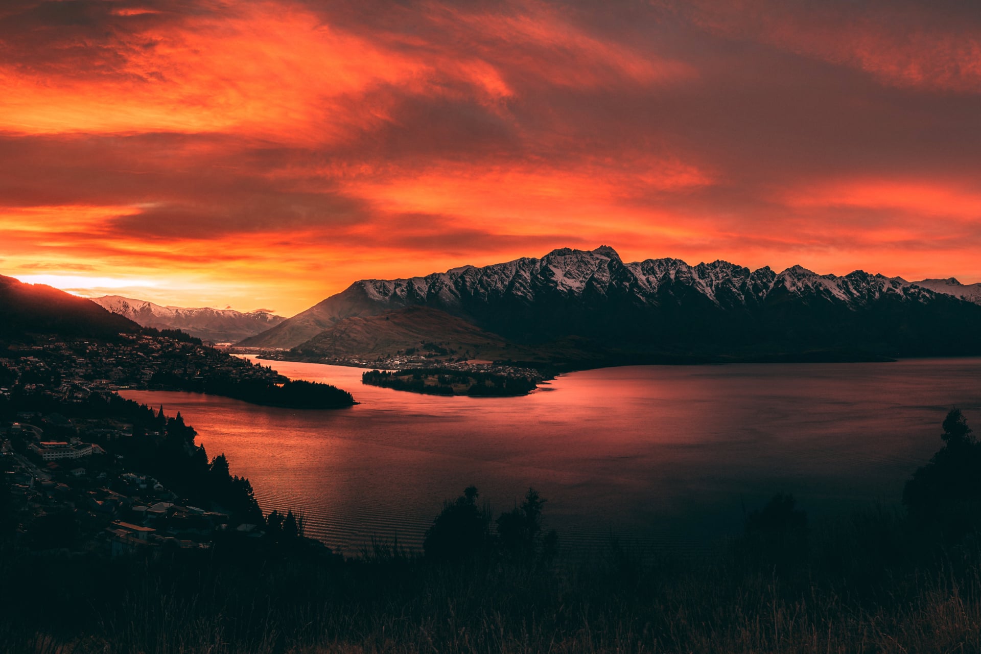 Queenstown at 320 x 480 iPhone size wallpapers HD quality