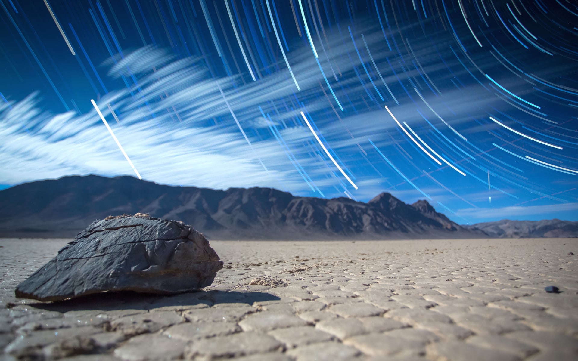Racetrack Playa at 1024 x 768 size wallpapers HD quality