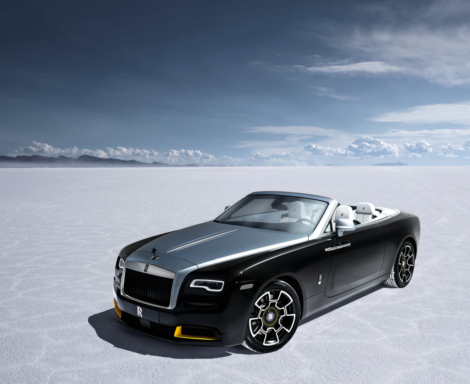 Rolls-Royce Dawn Black Badge at 320 x 480 iPhone size wallpapers HD quality
