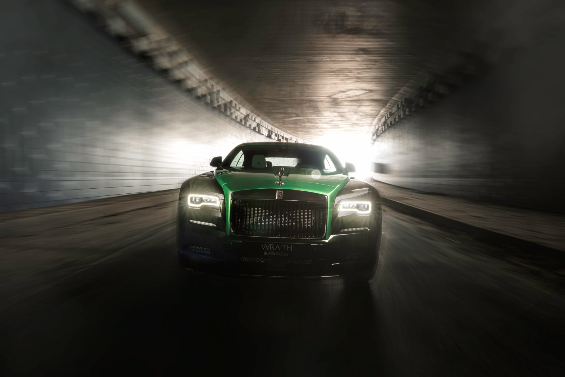 Rolls-Royce Wraith Black Badge at 640 x 960 iPhone 4 size wallpapers HD quality