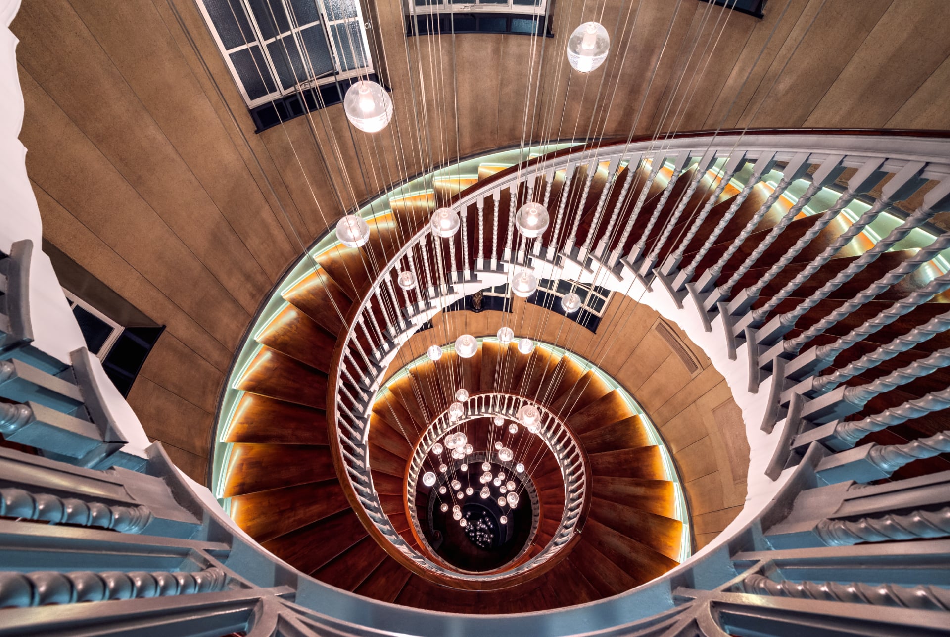 Spiral staircase at 1024 x 1024 iPad size wallpapers HD quality