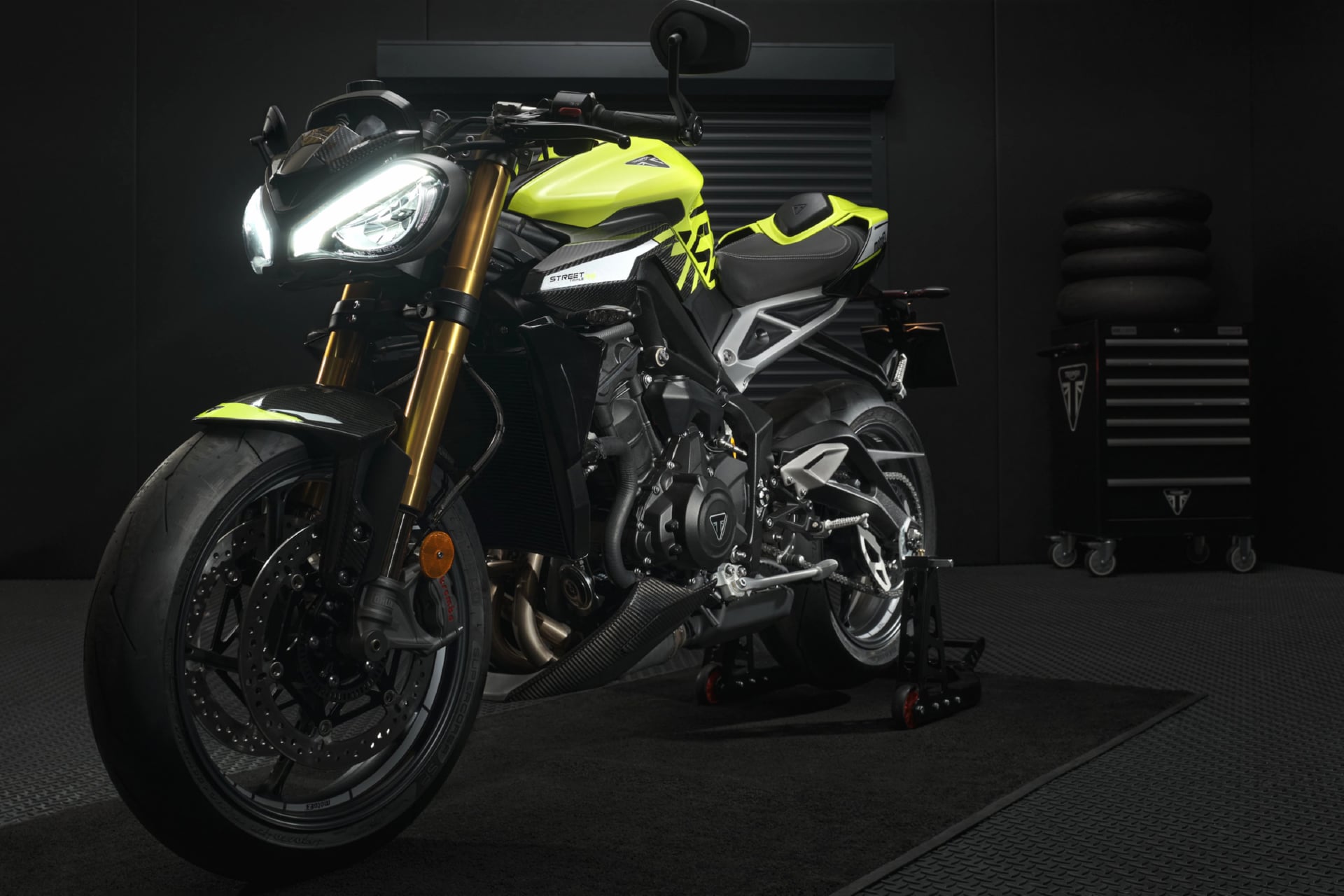 Triumph Street Triple 765 Moto2 Edition at 1152 x 864 size wallpapers HD quality