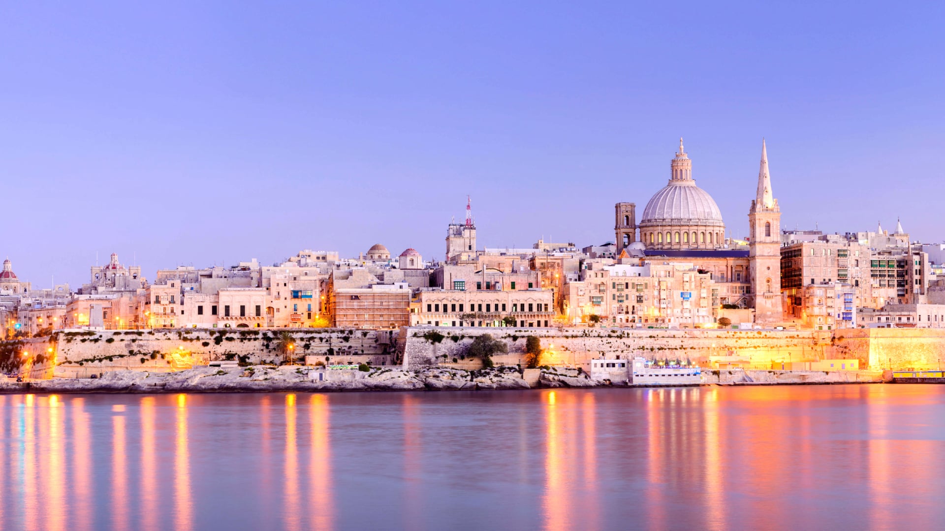 Valletta at 1600 x 1200 size wallpapers HD quality