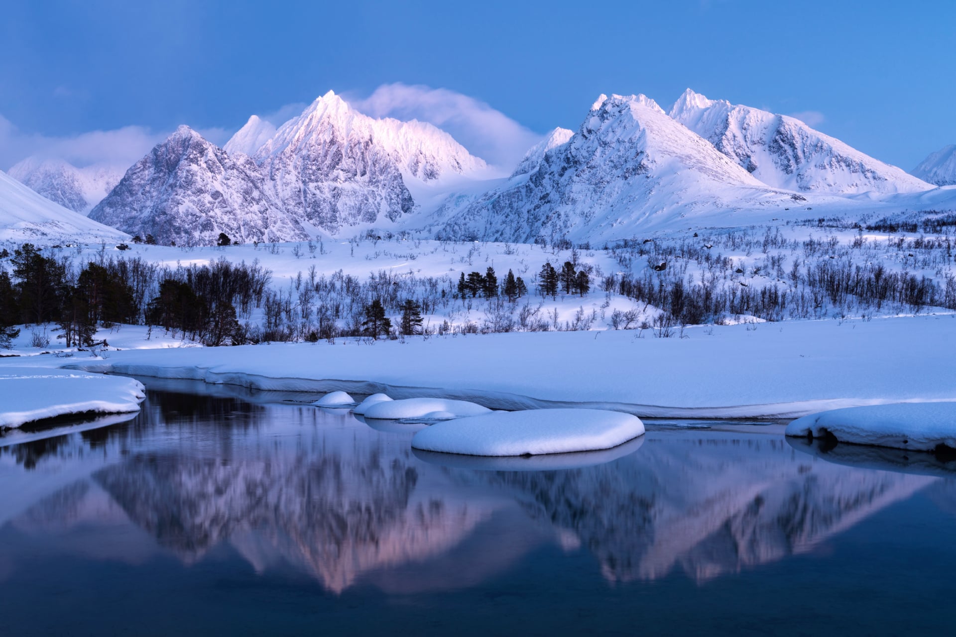Winter Mountains at 640 x 1136 iPhone 5 size wallpapers HD quality