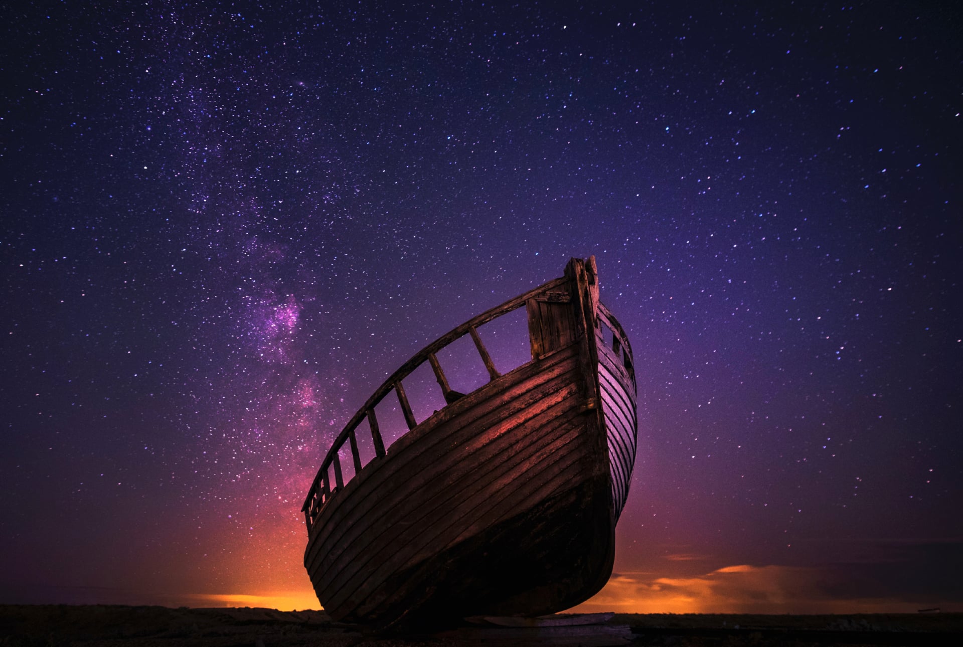 Wrecked Boat at 750 x 1334 iPhone 6 size wallpapers HD quality
