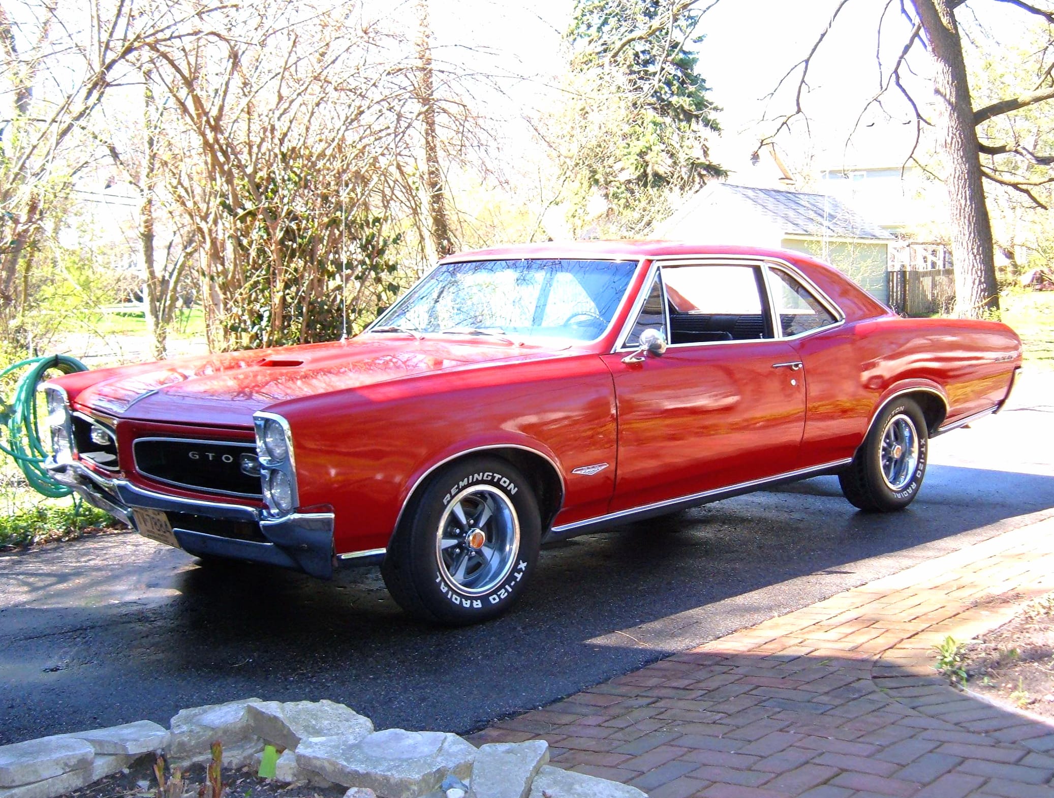 1966 Pontiac GTO at 1024 x 1024 iPad size wallpapers HD quality