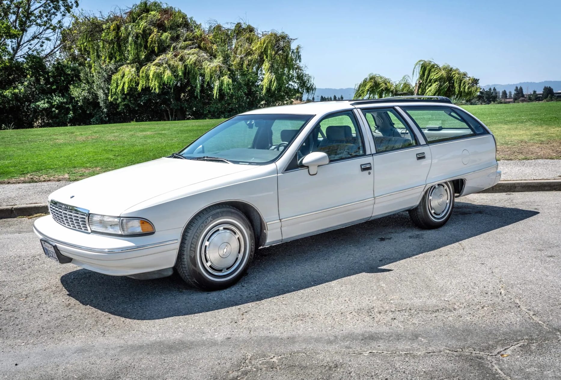 1993 Chevrolet Caprice Classic Wagon - Image Abyss at 640 x 960 iPhone 4 size wallpapers HD quality