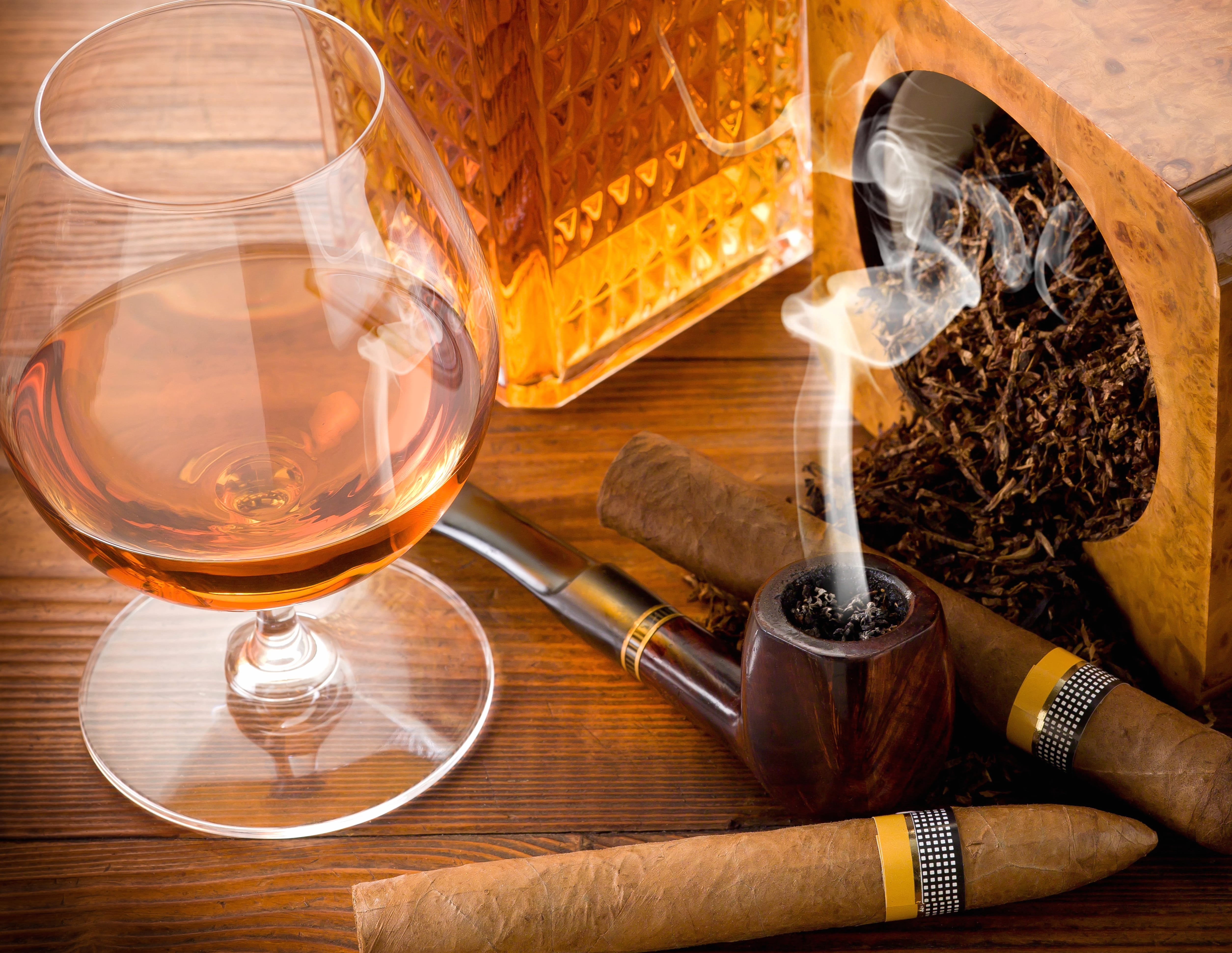 4K Ultra Brandy and Smoke at 1024 x 1024 iPad size wallpapers HD quality