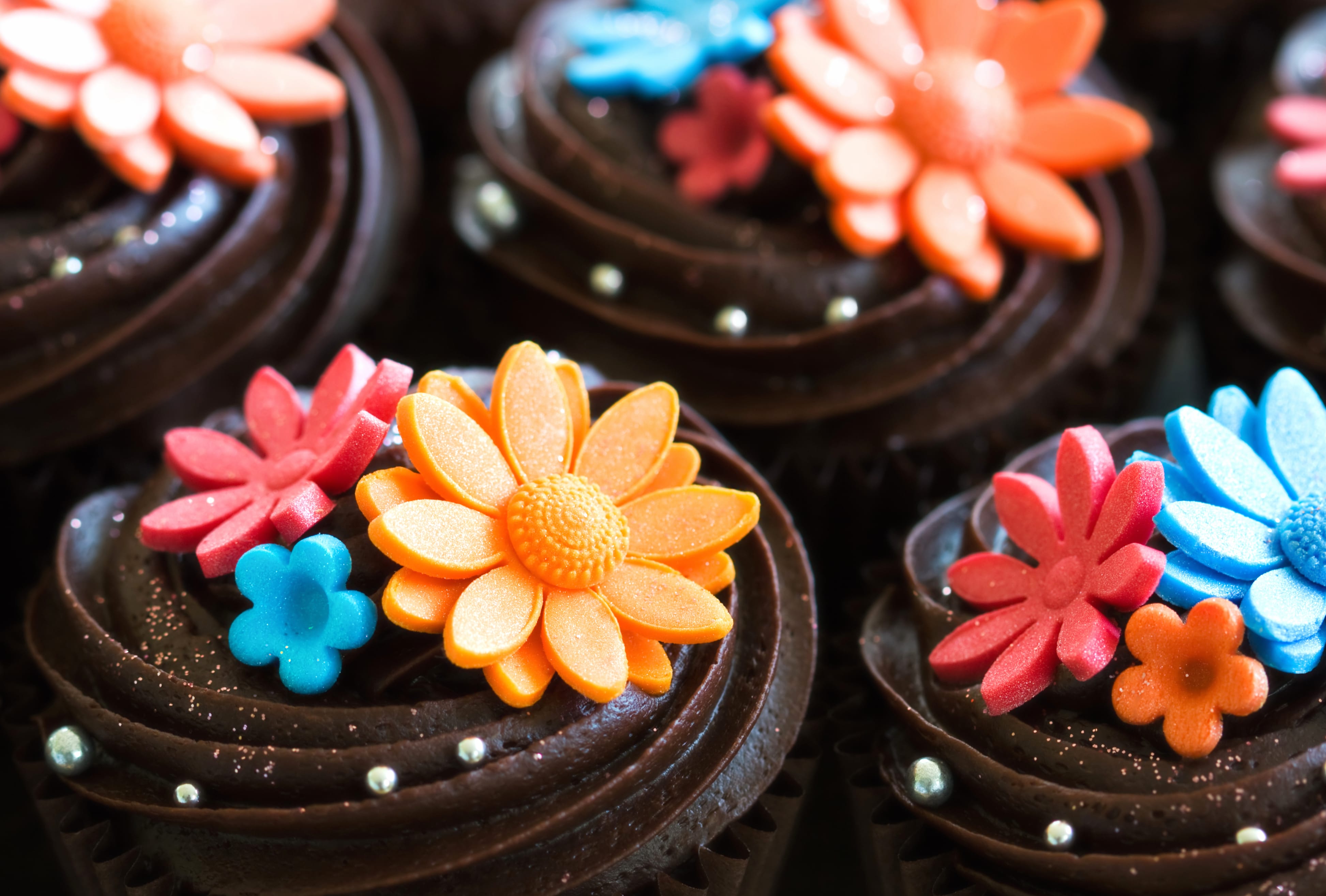 4K Ultra HD Flower Cupcake Delight wallpapers HD quality