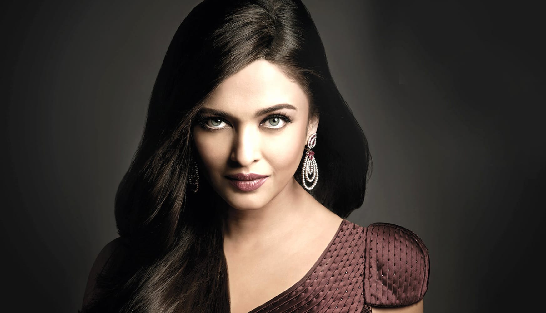 Aishwarya Rai Elegance Redefined at 2560 x 1440 HD size wallpapers HD quality