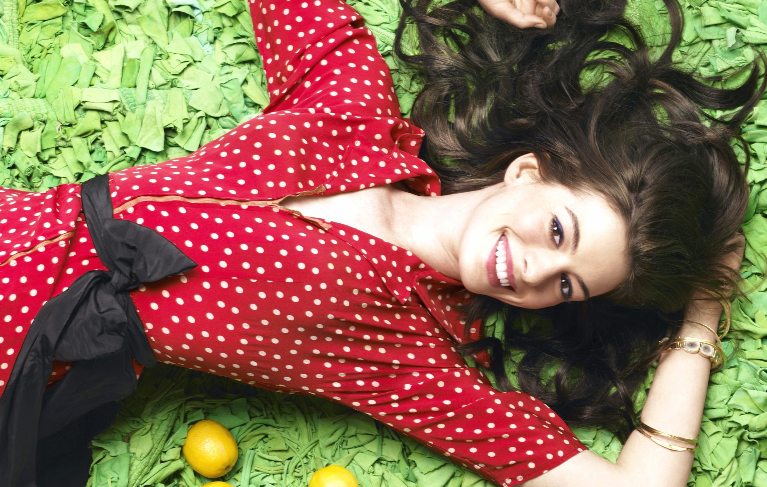 Anne Hathaway A Bright and Playful Moment wallpapers HD quality