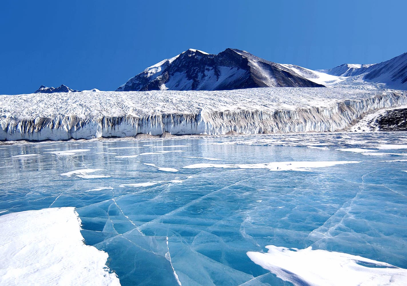 Arctic Ice Mountain Winter at 1152 x 864 size wallpapers HD quality