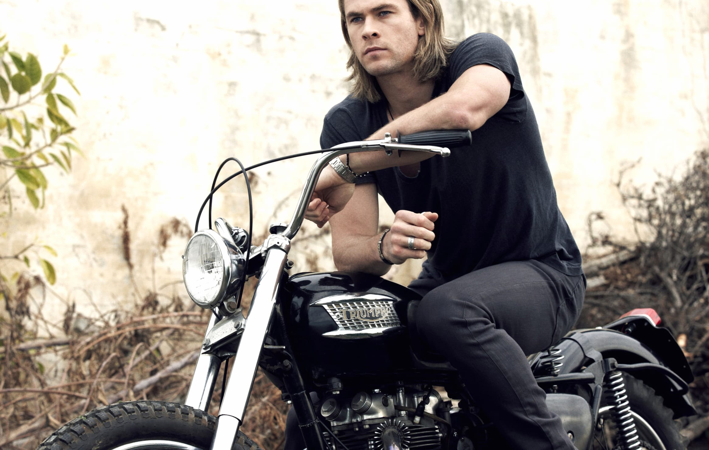 Australian Actor Celebrity Chris Hemsworth at 1680 x 945 HD size wallpapers HD quality