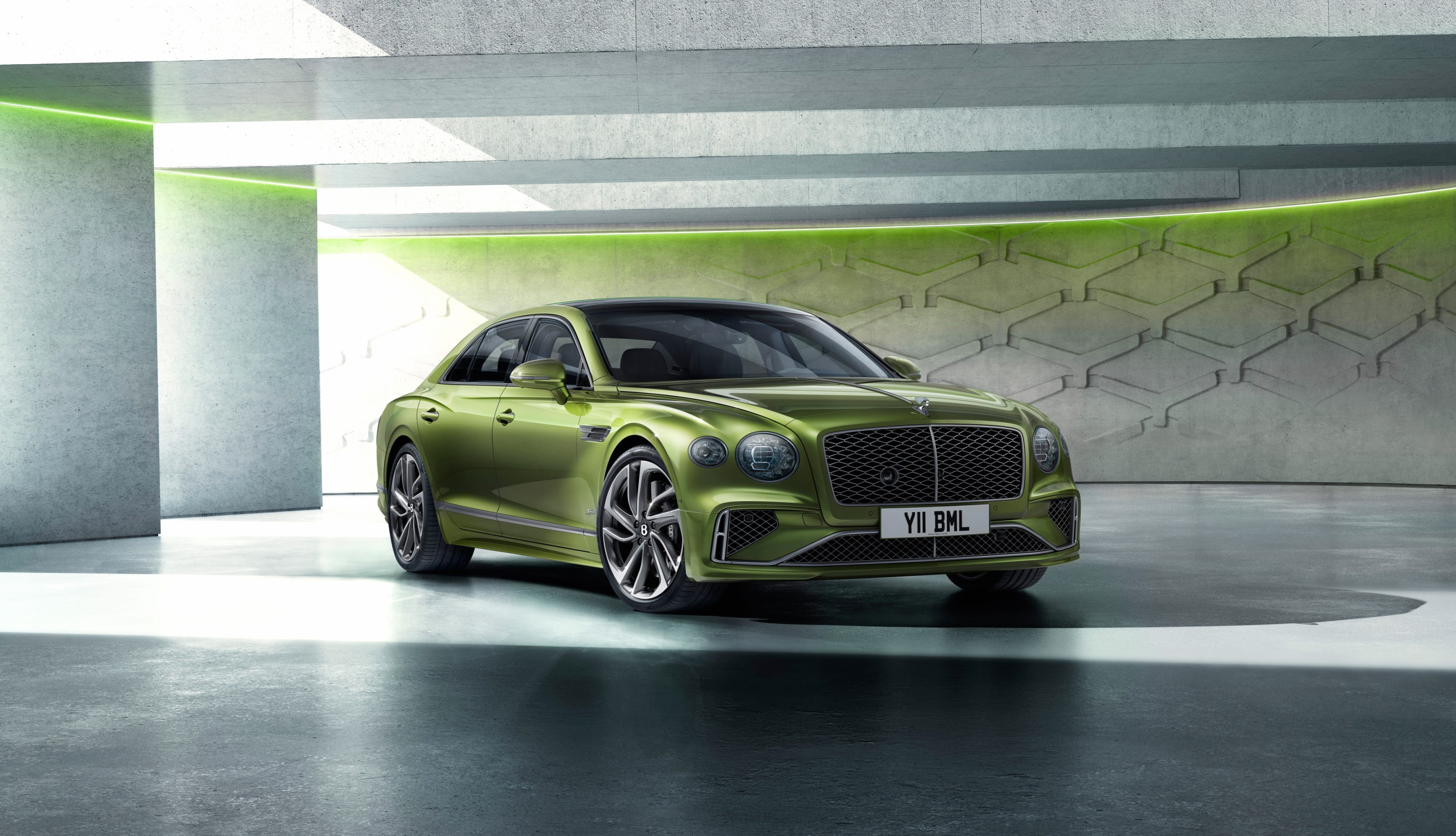 Bentley Flying Spur Speed at 2048 x 2048 iPad size wallpapers HD quality