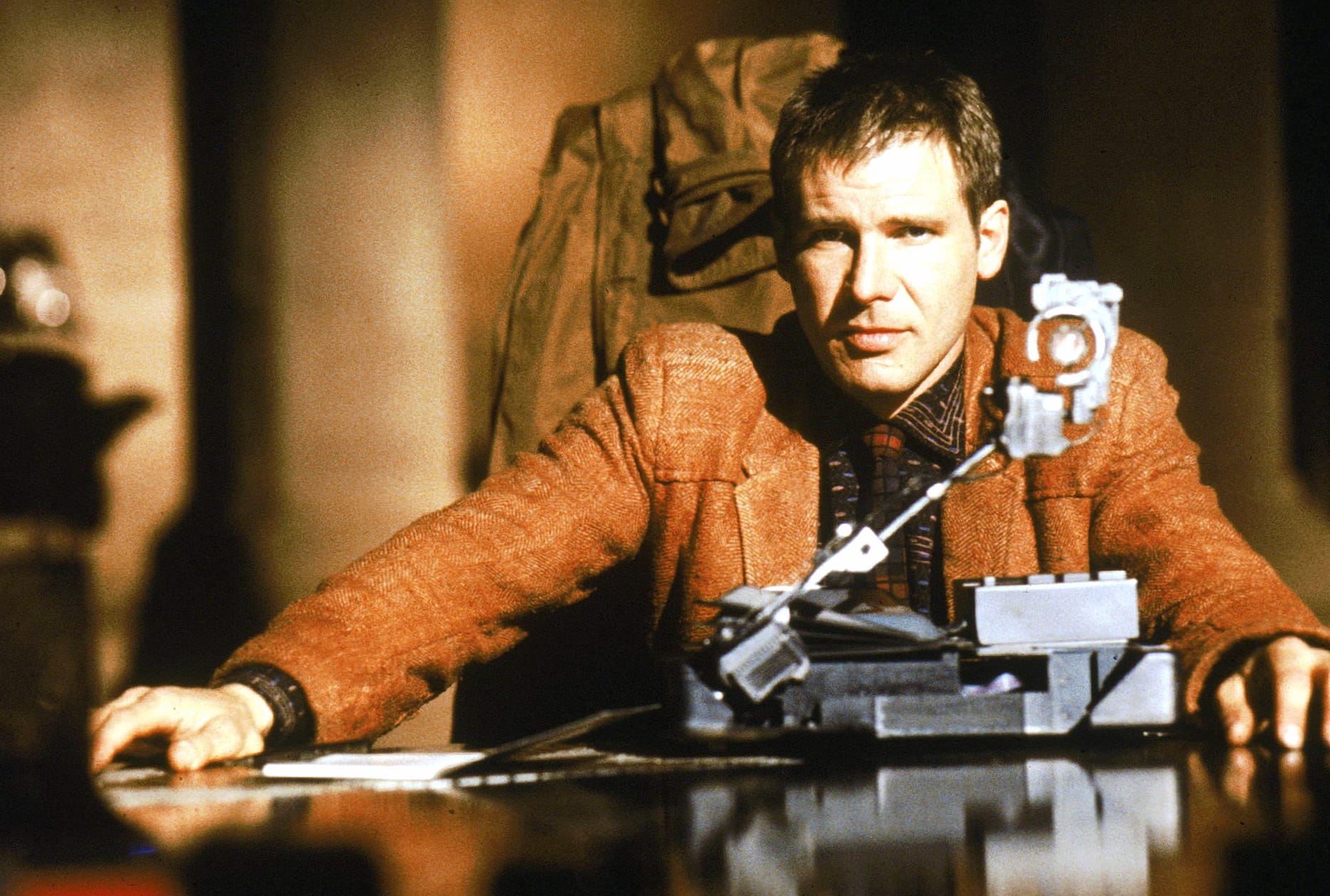 Blade Runner Rick Deckard at 640 x 1136 iPhone 5 size wallpapers HD quality