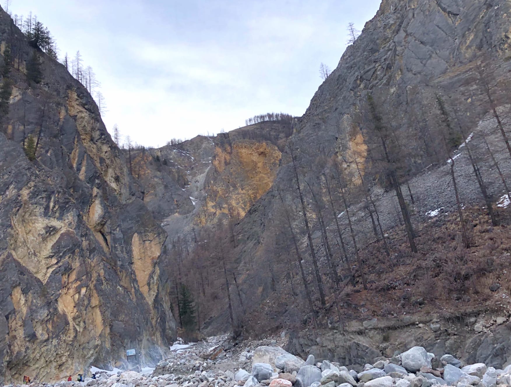 Brown Grey Stone Winter Russia Nature Mountain at 640 x 1136 iPhone 5 size wallpapers HD quality