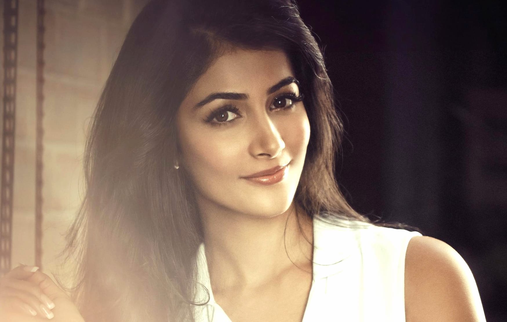 Celebrity Pooja Hegde wallpapers HD quality