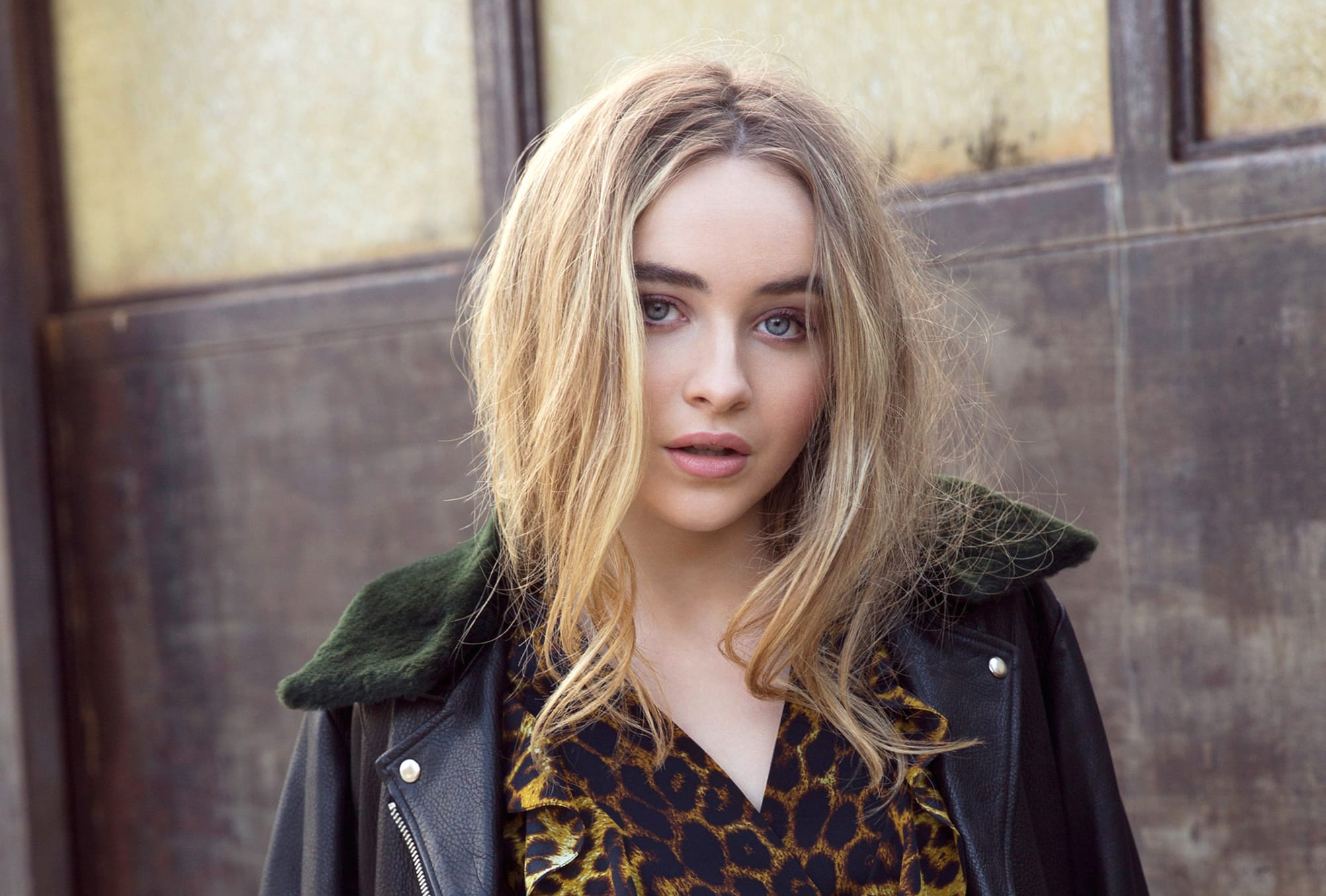 Celebrity Sabrina Carpenter at 2048 x 2048 iPad size wallpapers HD quality